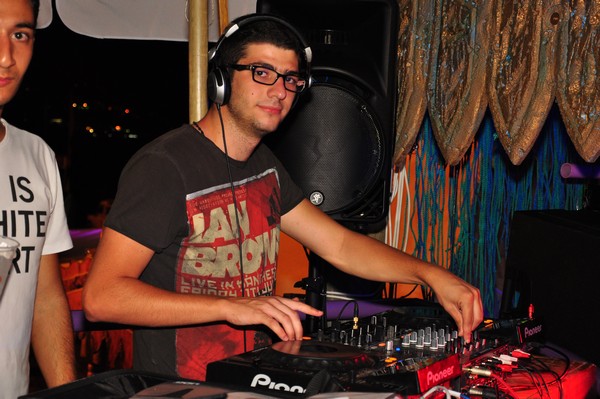 Night Beach Party @ Edde Sands
